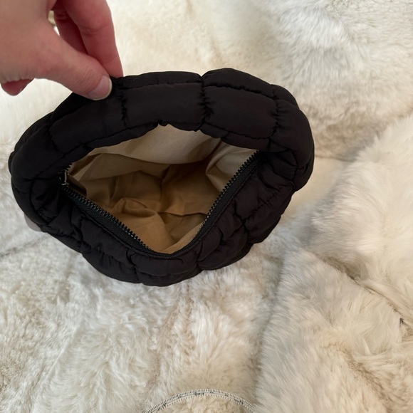 Mini Black Puff Tote Bag NWT - Picture 4 of 5
